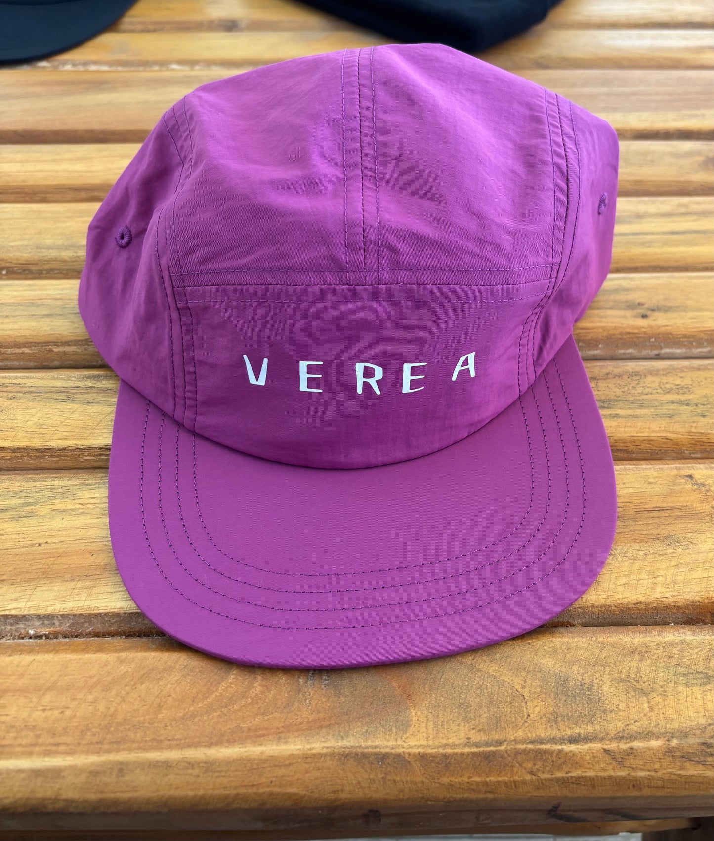 Gorra 5 paneles morada