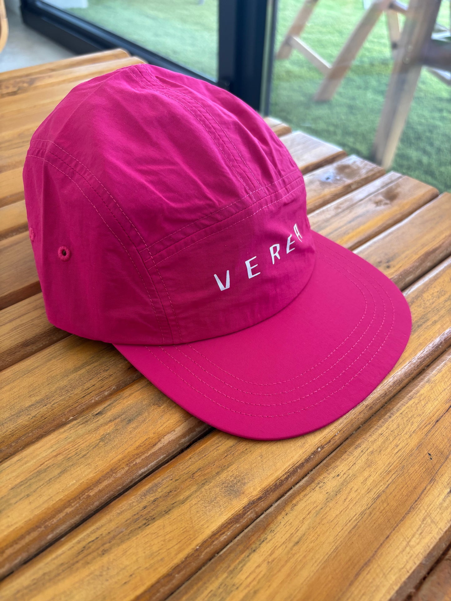 Gorra 5 paneles rosa