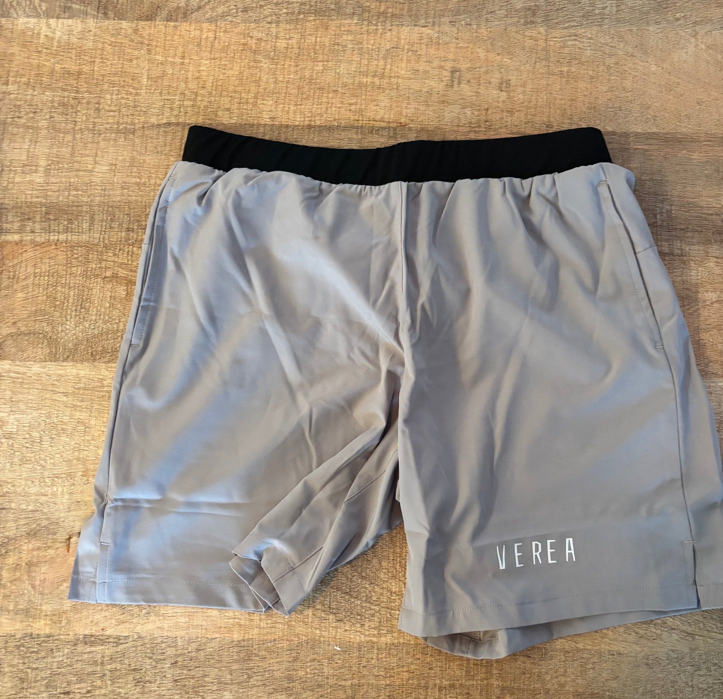 Pantalón corto gris