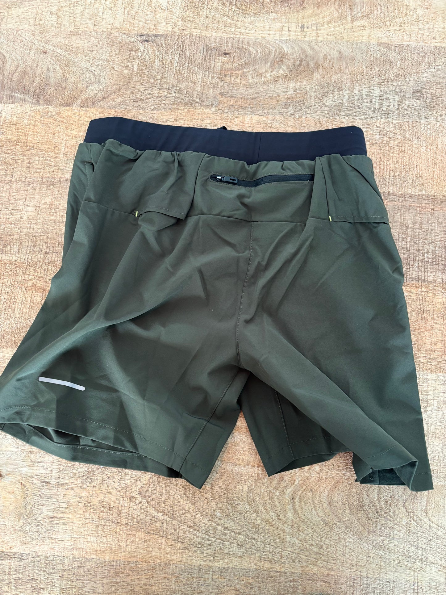 Pantalón corto verde