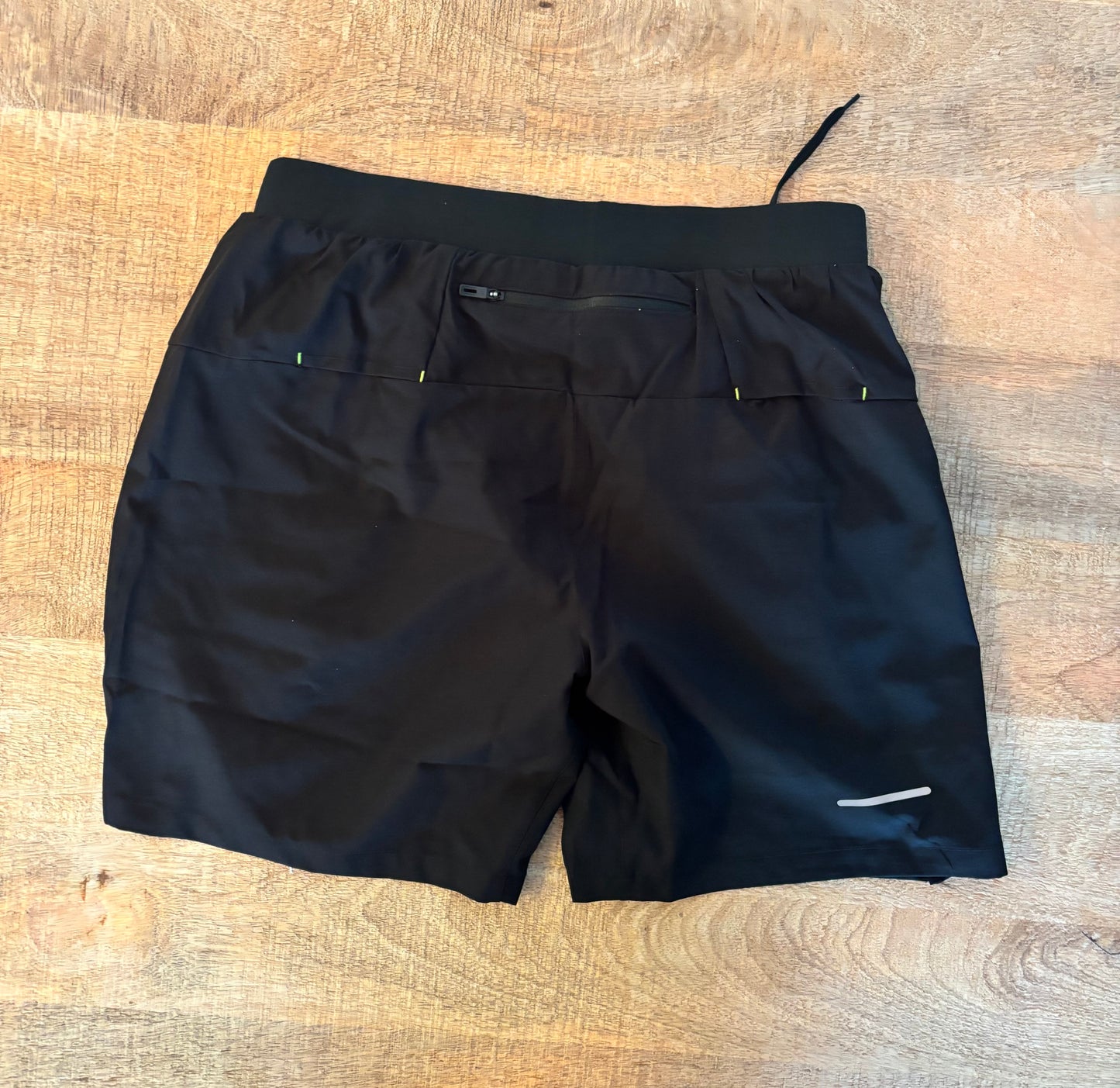 Pantalón corto negro